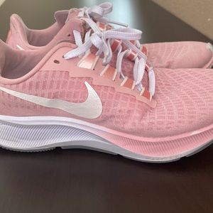 Nike Women’s Air Zoom Pegasus 37 Running Shoes Size 6